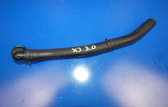 Jaguar XJ X351 Engine coolant pipe/hose AW938K576AB
