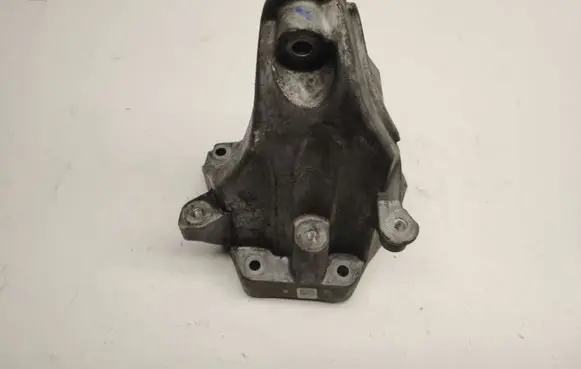 Mercedes-Benz SLK R172 Engine mounting bracket A6512234004