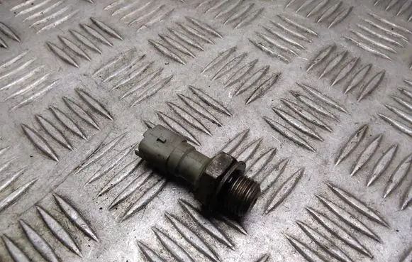 Peugeot 308 Oil pressure sensor 9631846480