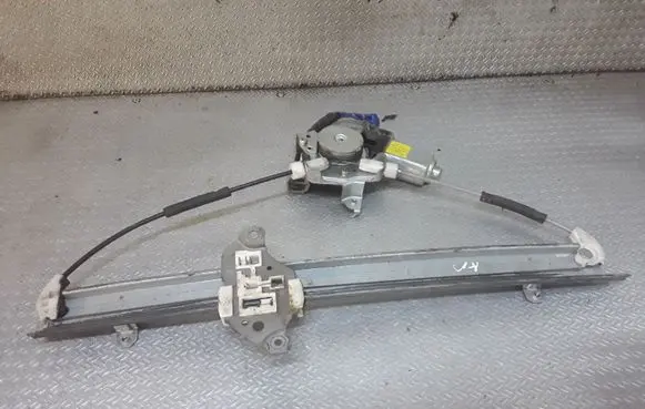 Nissan X-Trail T30 Front door window regulator with motor 807318H301