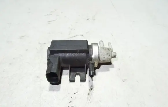 Audi A4 S4 B6 8E 8H Turbo solenoid valve 1J0906627
