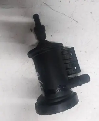 Audi A8 S8 D2 4D Breather/breather pipe/hose 057103495C
