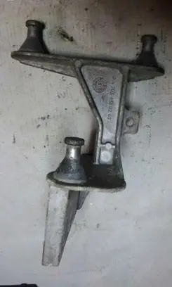 Mercedes-Benz C W203 ABS pump bracket A2034310240