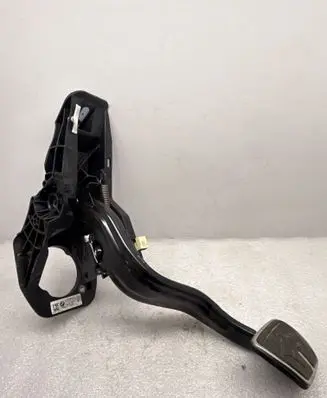 BMW 5 G30 G31 G38 Brake pedal 687428502 D2687428502 395474