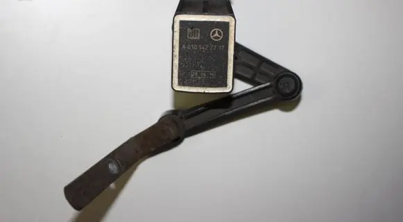 Rear air suspension level height sensor