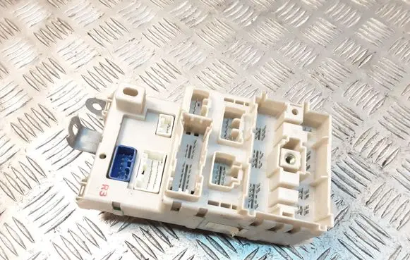 Toyota RAV 4 (XA20) Comfort/convenience module 8273342060