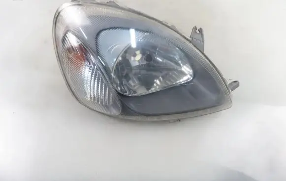 Toyota Yaris Headlight/headlamp