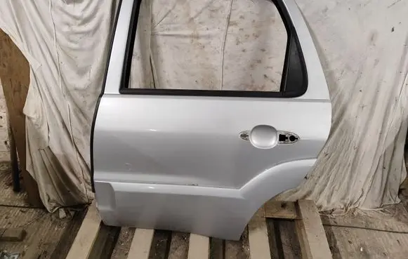 Mazda Tribute Rear door