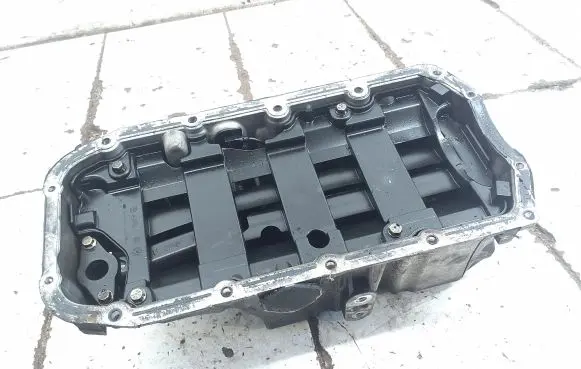 Opel Insignia A Oil sump 55567087