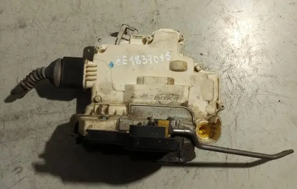 Audi A4 S4 B7 8E 8H Front door lock 8E1837015