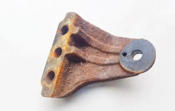 Peugeot 206 Engine mounting bracket