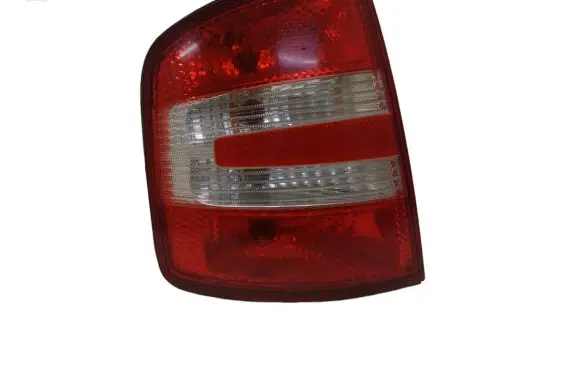 Skoda Fabia Mk1 (6Y) Rear/tail lights 6Y9945095 6Y9945111