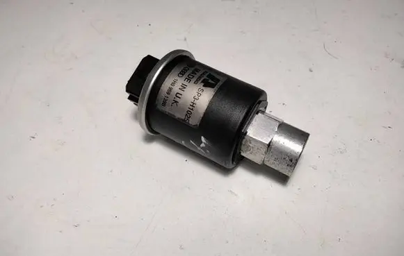 Audi A3 S3 8L Air conditioning (A/C) pressure sensor 1H0959139B
