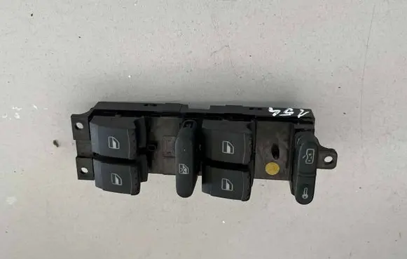 Volkswagen Golf IV Electric window control switch 1J4959857D
