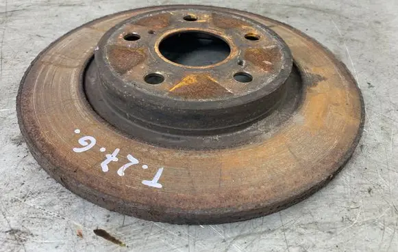 Toyota Avensis T270 Rear brake disc