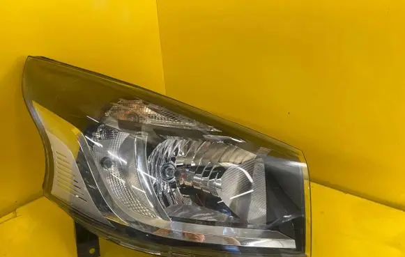 Renault Trafic III (X82) Headlight/headlamp 260109424R