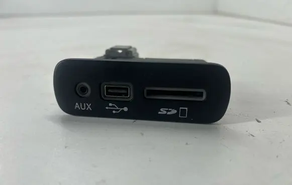 Dodge Charger USB socket connector 68206384AC 33169193 022515