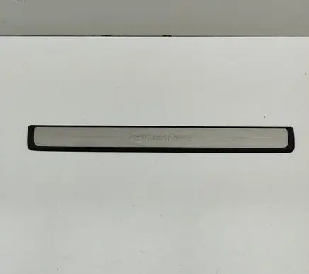 Volvo XC40 Front sill trim cover 32132599