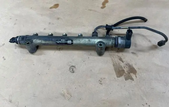 KIA Carens II Fuel main line pipe 3140027400 002235L2 0445214085