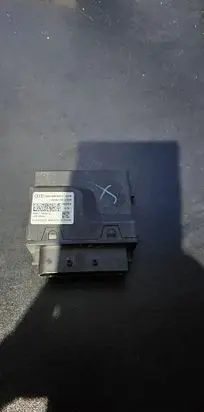 Audi Q7 4M Fuel pump relay brak