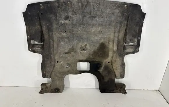 BMW 5 F10 F11 Engine splash shield/under tray 8037339