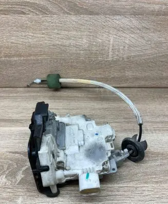 Skoda Fabia Mk1 (6Y) Front door lock WAGDoorLock Frontright