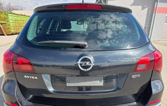 Opel Astra J Truck tailgate 