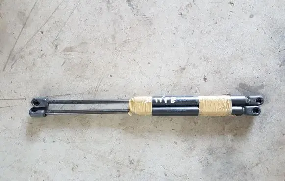 Jaguar X-Type Tailgate strut 