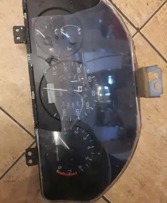 Mazda 626 Speedometer (instrument cluster) FLgE7WD