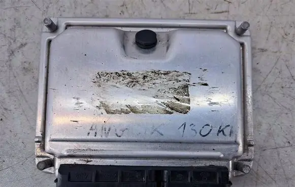 Volkswagen PASSAT B5 Engine control unit/module 