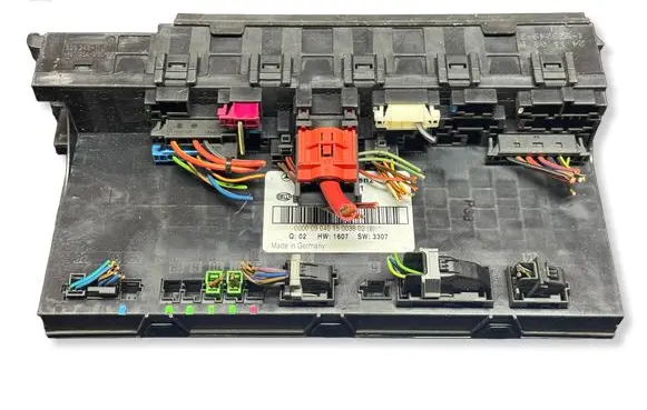 Mercedes-Benz E W211 Fuse box set 2115459401 5DK00804759