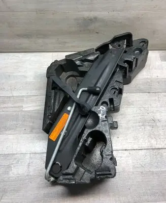 Audi Q7 4L Lift Jack 7L0011031E