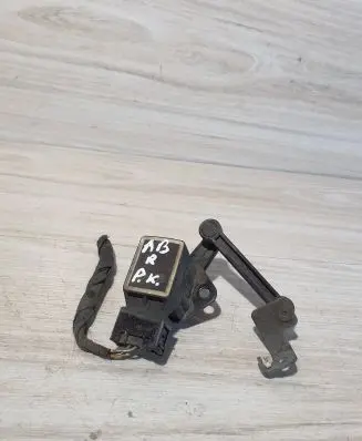 Mercedes-Benz R W251 Air suspension front height level sensor A0105427717