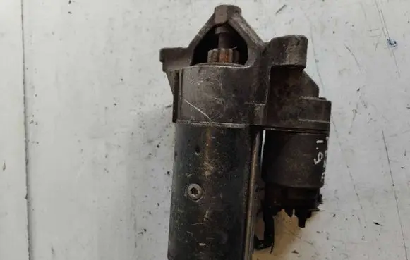 Peugeot 206 Starter motor D7R27