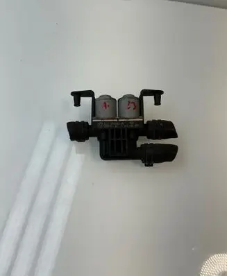 BMW 5 E60 E61 Coolant heater control valve 6906652