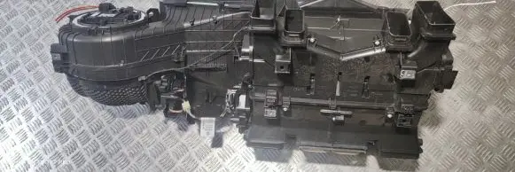 Mercedes-Benz C W205 Interior heater climate box assembly T1025034R