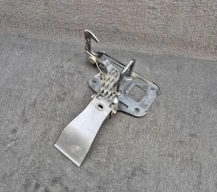 Audi Q5 SQ5 8R Engine bonnet/hood lock/latch loop/hook 8R0823480A 8R0823480B
