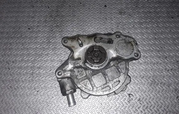 Skoda Yeti (5L) Vacuum pump 03L145100