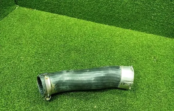 KIA Stonic Intercooler hose/pipe 2827307300 201208