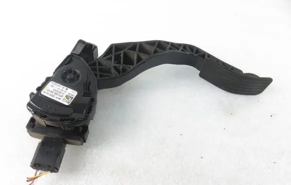 Peugeot 308 Accelerator throttle pedal 968153038000 6PV009083