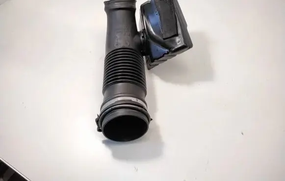 Audi A6 S6 C6 4F Air intake hose/pipe 06E129629E