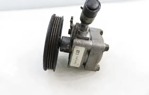 Nissan Primera Power steering pump 