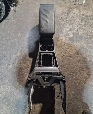 Volkswagen PASSAT B7 Armrest