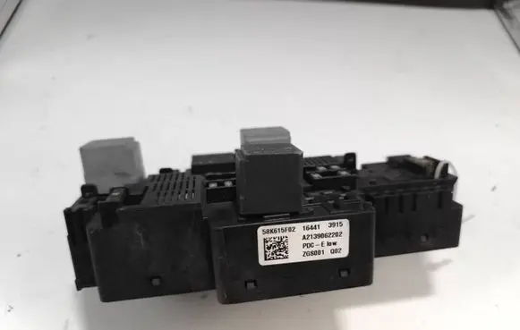 Mercedes-Benz E W213 Fuse module A2139062202 58K615F02 164413915