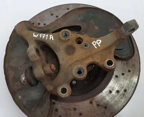 Mercedes-Benz SLK R171 Front wheel hub A20901