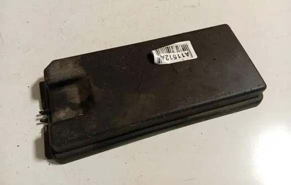 Mercedes-Benz R W251 Fuse box cover 1645400182