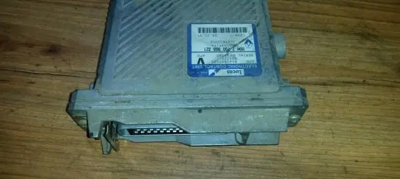 Volvo S40, V40 Engine control unit/module 7700868321 7700103515a