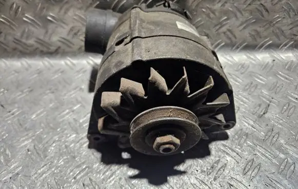 BMW 5 E34 Generator/alternator 0120469868