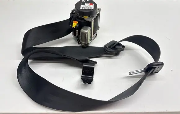 Skoda Rapid (NH) Front seatbelt 621492600 008L000
