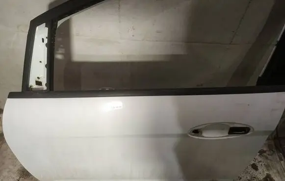 Ford C-MAX II Front door glass trim molding 